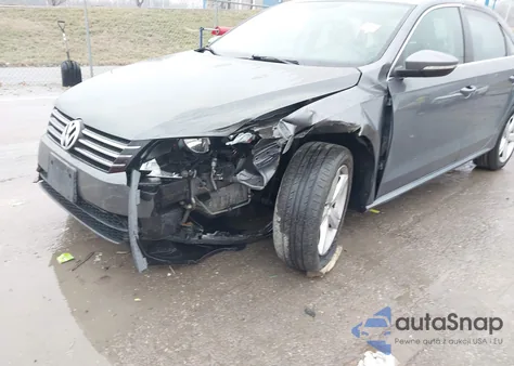 2012 Volkswagen Passat 2.5L Se z USA, uszkodzony, nr VIN 1VWBH7A38CC027224